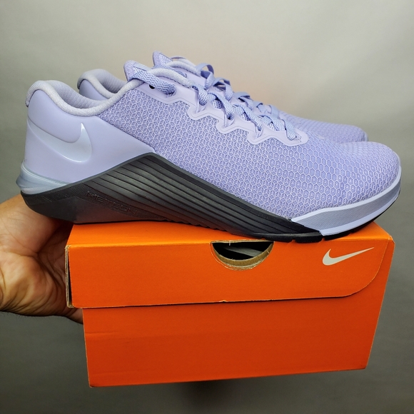 Nike Shoes - Nike Metcon 5